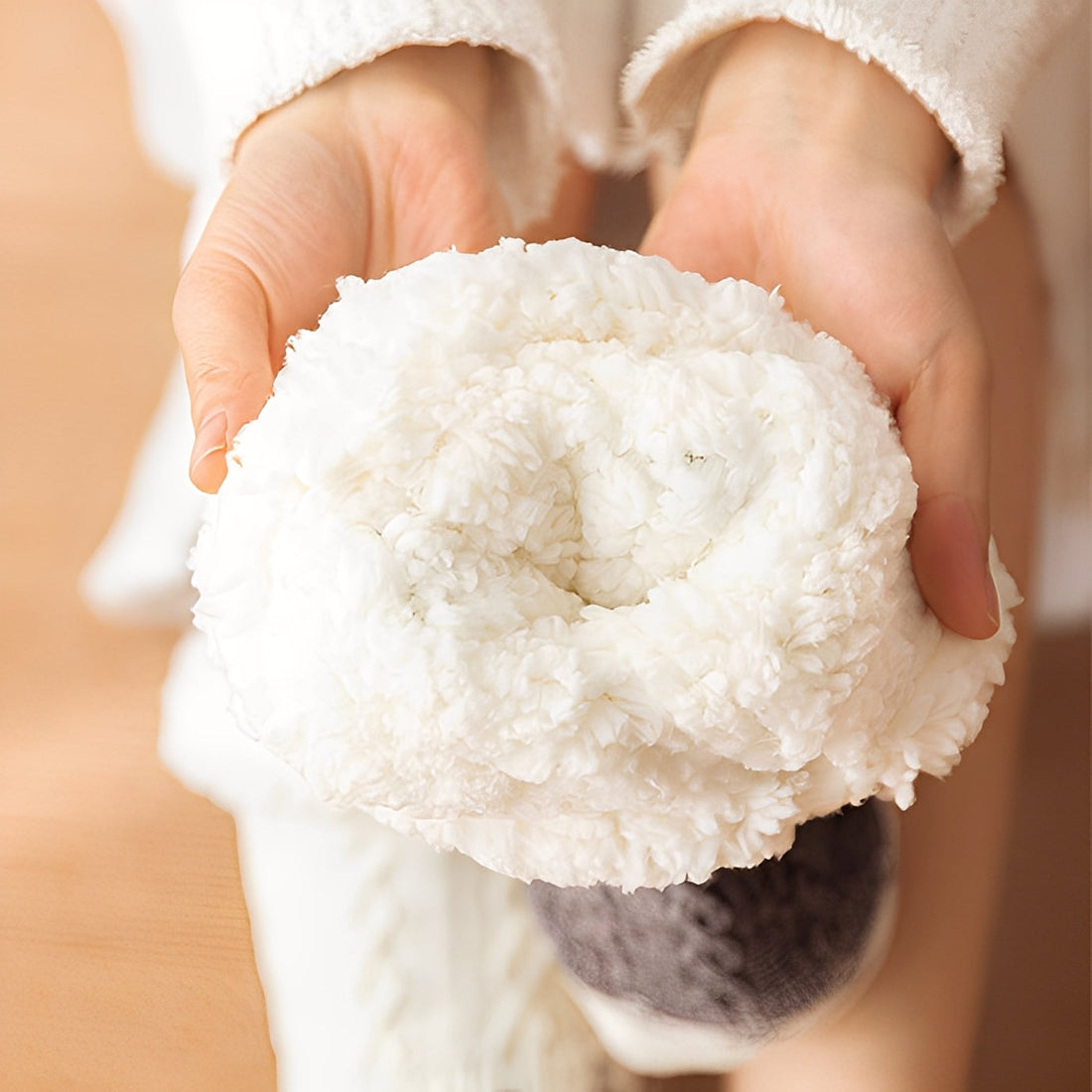 Danika - Elegantes calcetines de felpa tejidos con diseño de corazones para mujeres