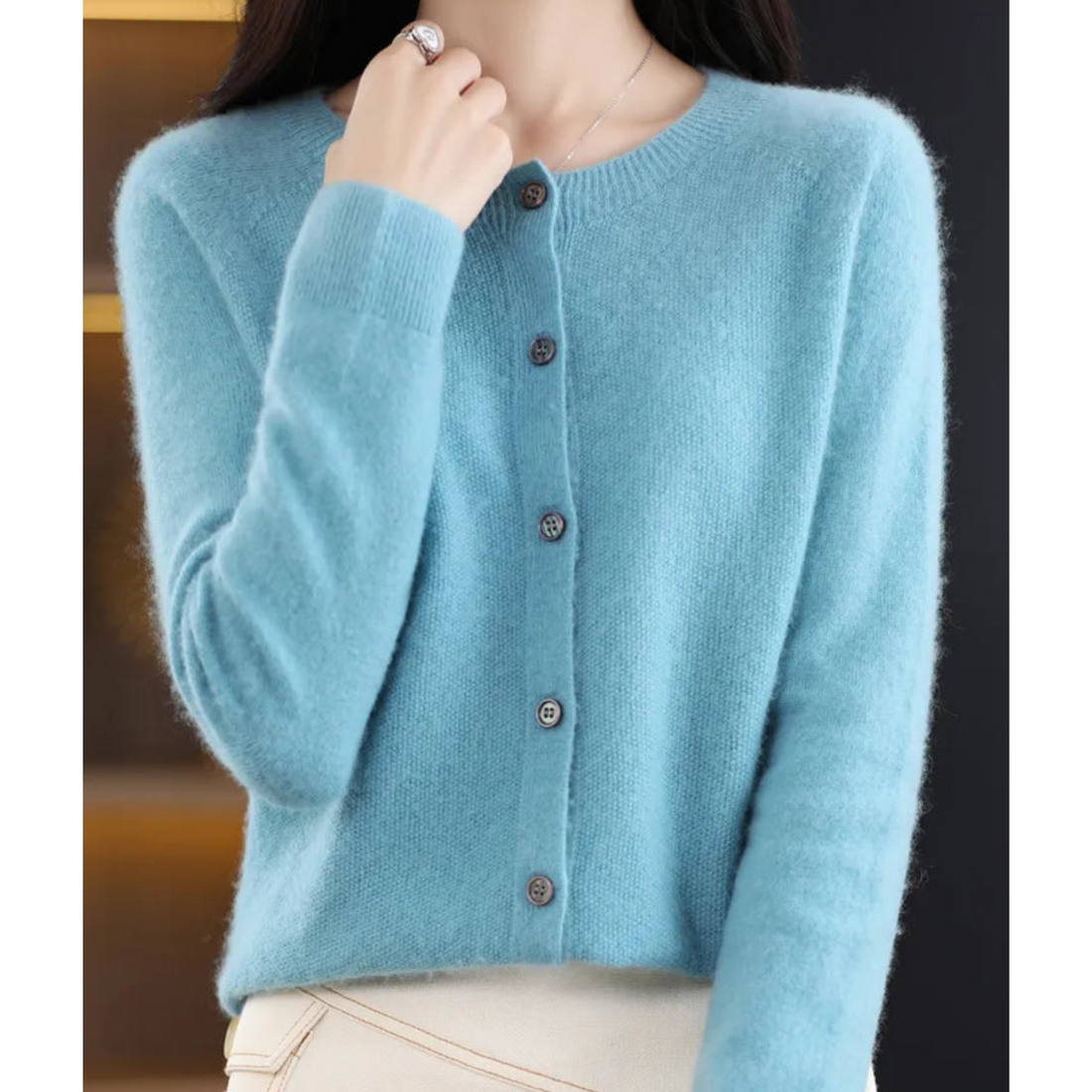 Mariví - Elegante Cárdigan de Cuello Redondo de Lana
