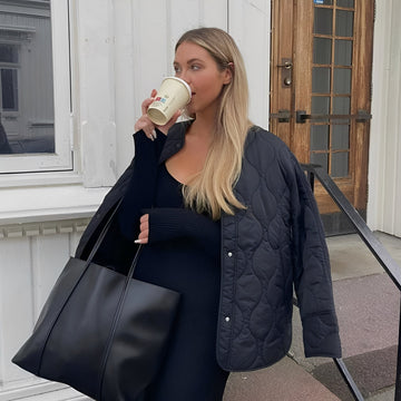 Ariella - Abrigo elegante de un solo botón con corte ancho para mujer