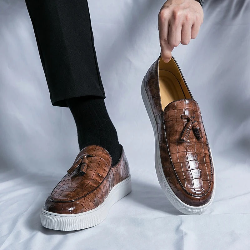 Zyrus - Mocasines de cuero elegantes y cómodos para hombre