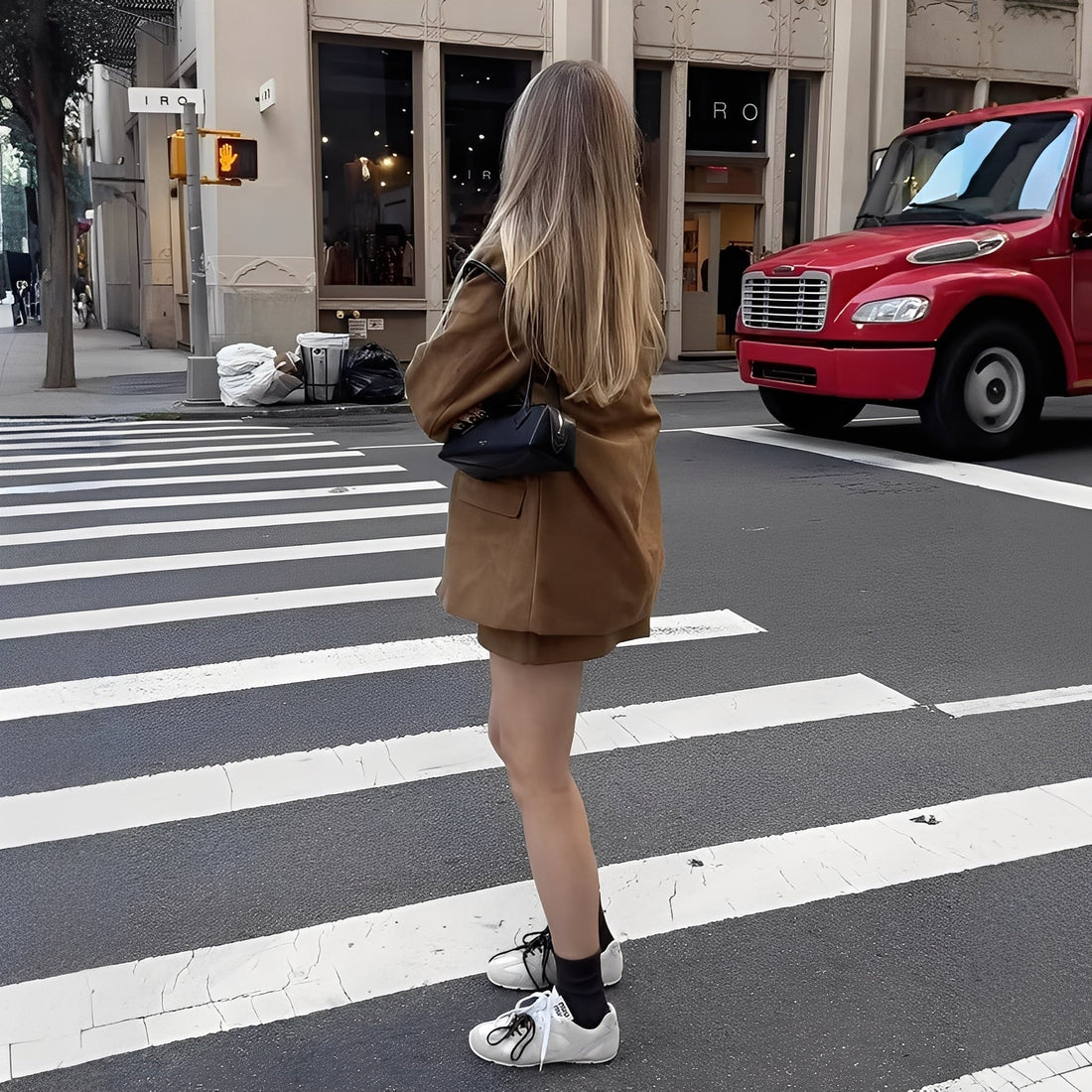 Ashlea - Blazer con Solapa y Falda Sofisticada para Mujeres