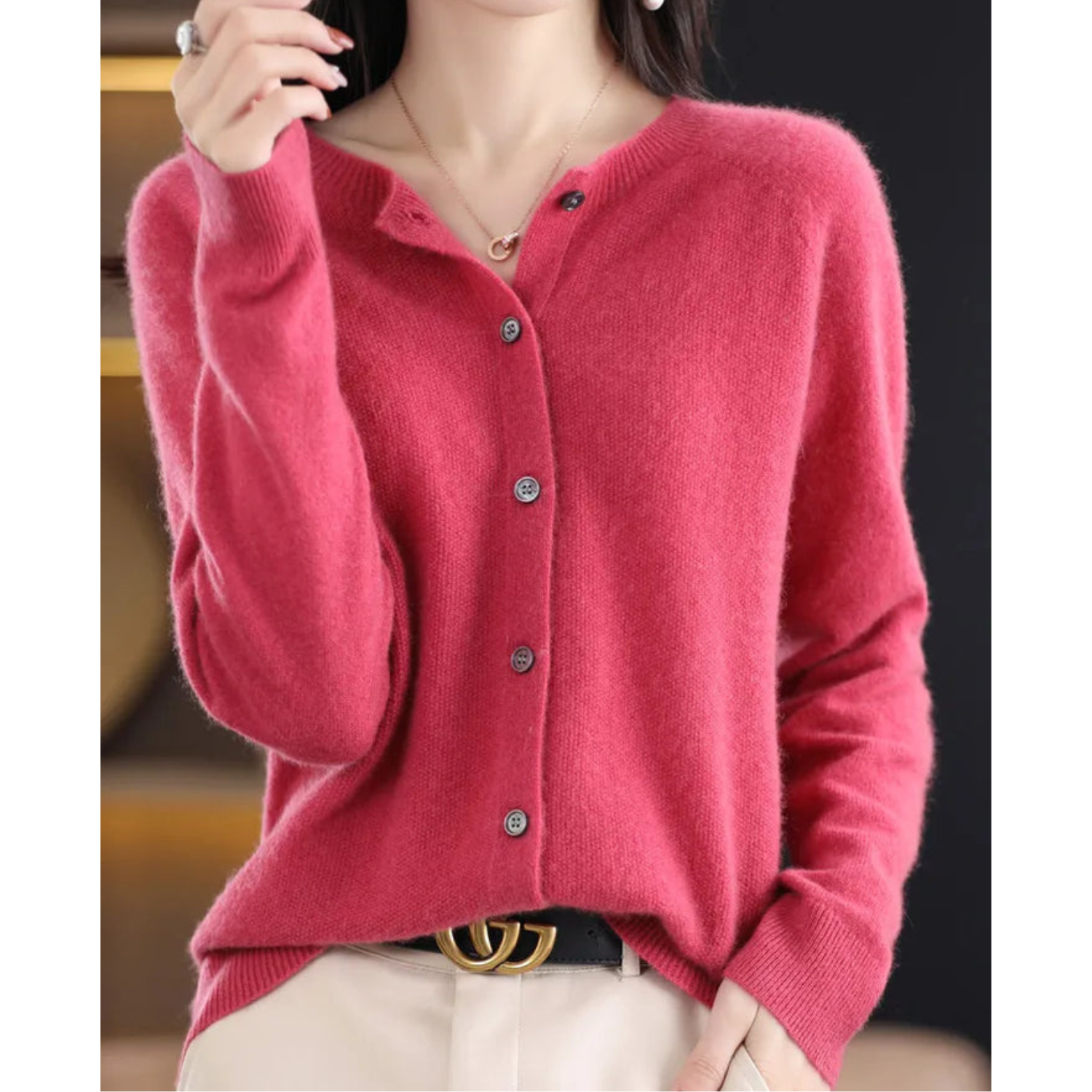 Mariví - Elegante Cárdigan de Cuello Redondo de Lana