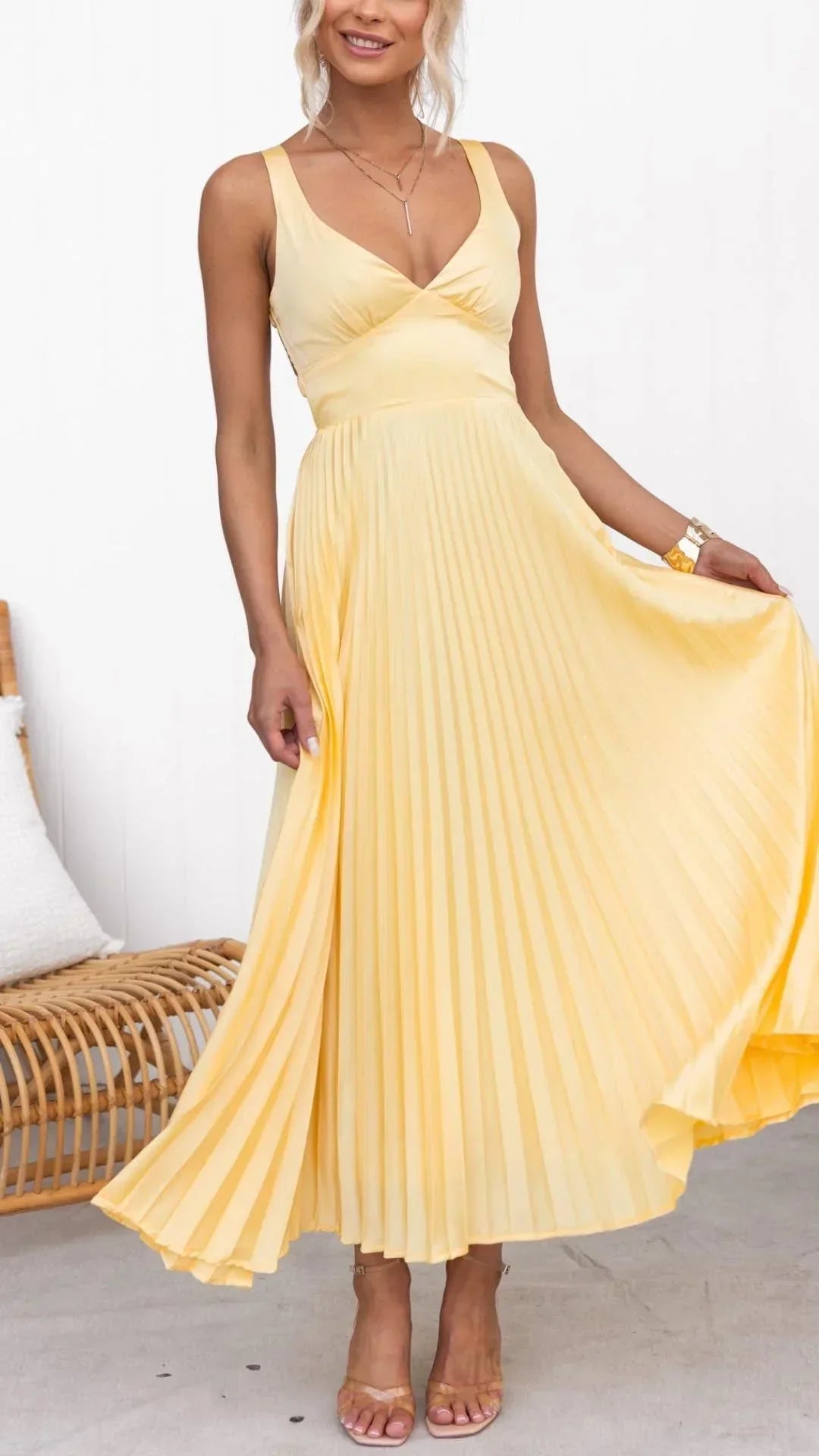Mandy | Elegant Yellow Pleated V-Neck Maxi Dress - Image 4