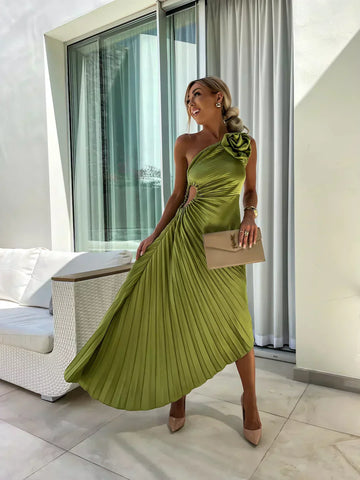 Agatha - Elegante vestido plisado con acento en los hombros