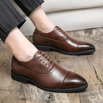 Fulton - Zapatos formales de cuero modernos con detalles brogue para hombres